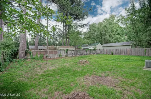 Exterior - 105 Summit Dr, Madison, MS 39110 photo 6 of 9