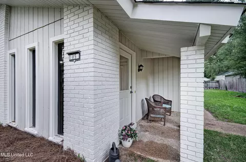 Exterior - 105 Summit Dr, Madison, MS 39110 photo 3 of 9