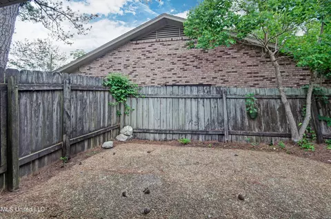 Exterior - 105 Summit Dr, Madison, MS 39110 photo 8 of 9