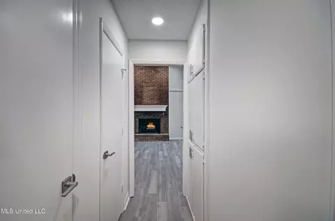Entry Way - 105 Summit Dr, Madison, MS 39110 photo 1 of 1