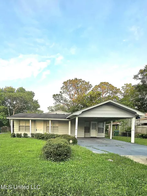 3824 Second St, Moss Point, MS 39563