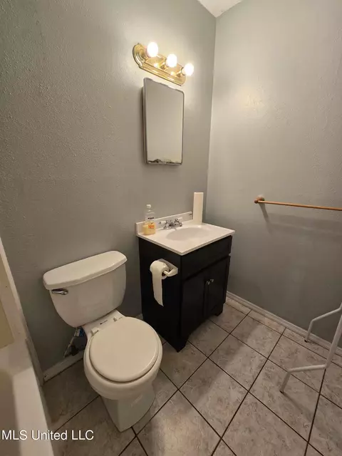 Bath - 3824 Second St, Moss Point, MS 39563 photo 1 of 5
