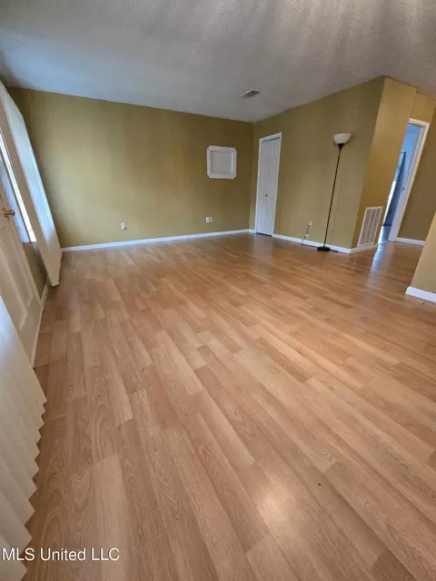 Living - 3824 Second St, Moss Point, MS 39563 photo 1 of 3