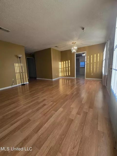Living - 3824 Second St, Moss Point, MS 39563 photo 2 of 3