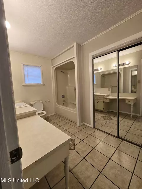 Bath - 3824 Second St, Moss Point, MS 39563 photo 3 of 5