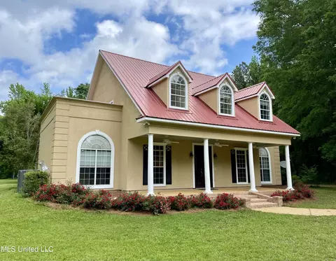244 Allenwood Dr, Canton, MS 39046