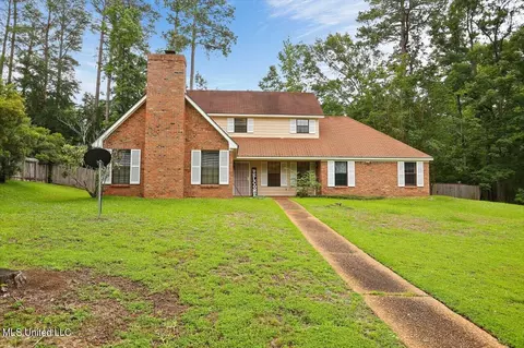 376 Hanley Ct, Brandon, MS 39047