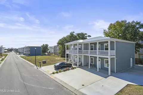 56 Oak Alley Ln, Long Beach, MS 39560