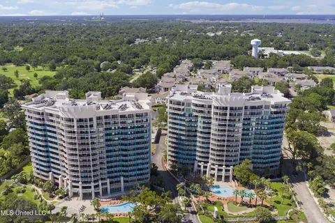 2228 Beach Dr #707, Gulfport, MS 39507