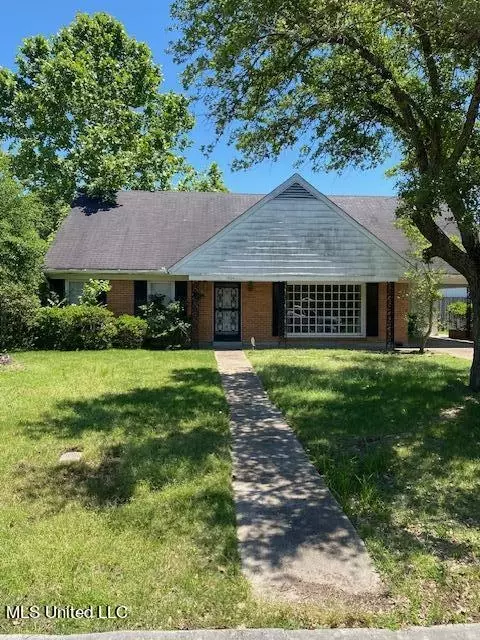 1504 Camellia Dr, Clarksdale, MS 38614