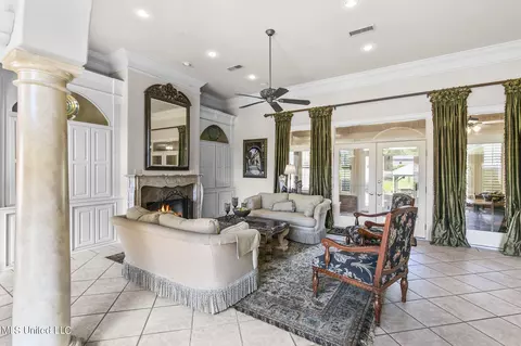 Living - 477 Wimbledon Dr, Brandon, MS 39047 photo 1 of 5