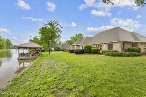 Exterior - 477 Wimbledon Dr, Brandon, MS 39047 photo 12 of 22