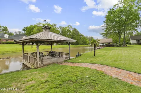 Exterior - 477 Wimbledon Dr, Brandon, MS 39047 photo 8 of 22