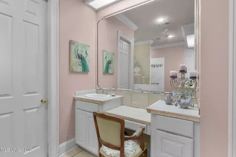 Bath - 477 Wimbledon Dr, Brandon, MS 39047 photo 7 of 8