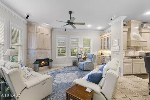 Living - 477 Wimbledon Dr, Brandon, MS 39047 photo 5 of 5
