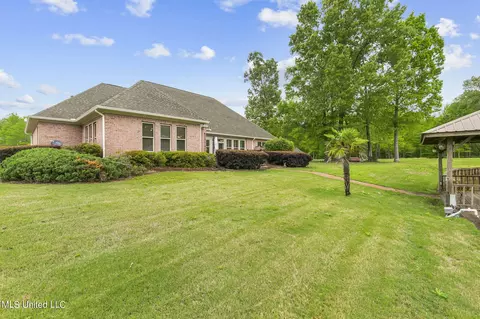 Exterior - 477 Wimbledon Dr, Brandon, MS 39047 photo 9 of 22