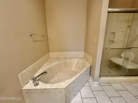 Bath - 297 Ridgecrest Dr, Pope, MS 38658 photo 4 of 13