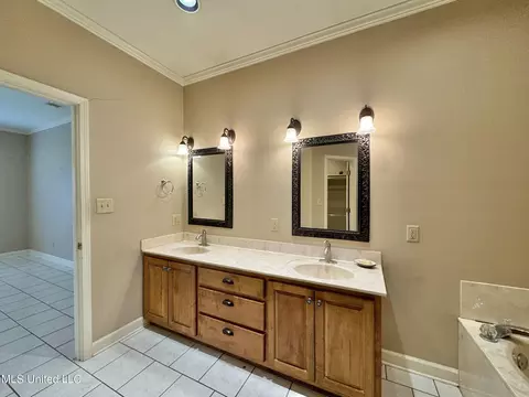 Bath - 297 Ridgecrest Dr, Pope, MS 38658 photo 6 of 13