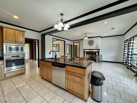 Kitchen - 297 Ridgecrest Dr, Pope, MS 38658 photo 6 of 13