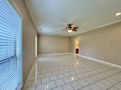 Living - 297 Ridgecrest Dr, Pope, MS 38658 photo 5 of 9