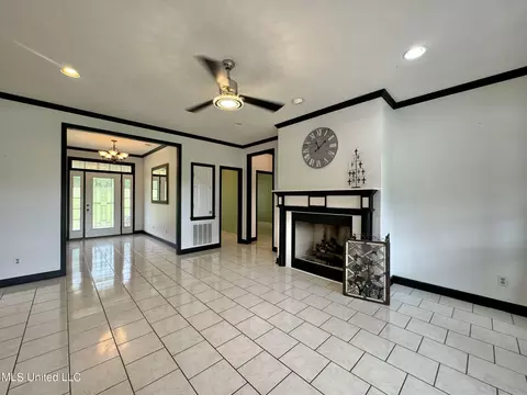 Living - 297 Ridgecrest Dr, Pope, MS 38658 photo 9 of 9