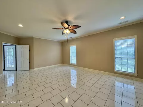 Living - 297 Ridgecrest Dr, Pope, MS 38658 photo 6 of 9