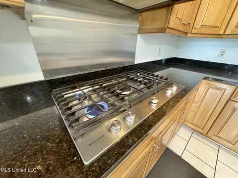 Kitchen - 297 Ridgecrest Dr, Pope, MS 38658 photo 8 of 13