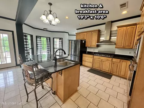 Kitchen - 297 Ridgecrest Dr, Pope, MS 38658 photo 4 of 13