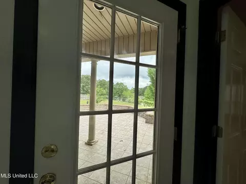 Entry Way - 297 Ridgecrest Dr, Pope, MS 38658 photo 10 of 15
