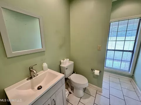 Bath - 297 Ridgecrest Dr, Pope, MS 38658 photo 9 of 13
