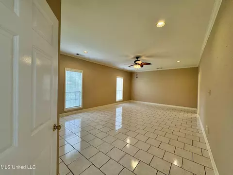 Living - 297 Ridgecrest Dr, Pope, MS 38658 photo 4 of 9