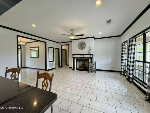 Living - 297 Ridgecrest Dr, Pope, MS 38658 photo 7 of 9