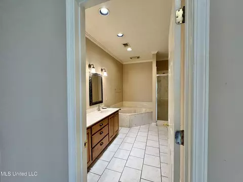 Bath - 297 Ridgecrest Dr, Pope, MS 38658 photo 1 of 13
