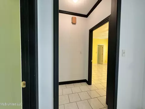 Entry Way - 297 Ridgecrest Dr, Pope, MS 38658 photo 14 of 15