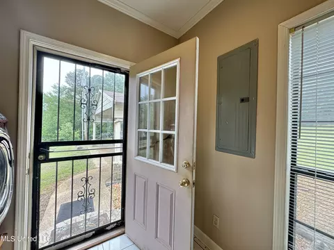 Entry Way - 297 Ridgecrest Dr, Pope, MS 38658 photo 7 of 15