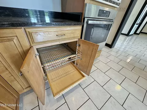 Kitchen - 297 Ridgecrest Dr, Pope, MS 38658 photo 12 of 13
