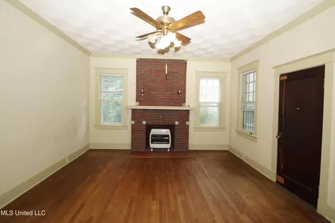 Living - 1037 Belhaven St, Jackson, MS 39202 photo 2 of 3