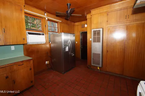 Kitchen - 1037 Belhaven St, Jackson, MS 39202 photo 3 of 3