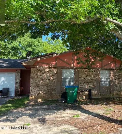 3425 Kimberly Dr, Moss Point, MS 39563 photo 1