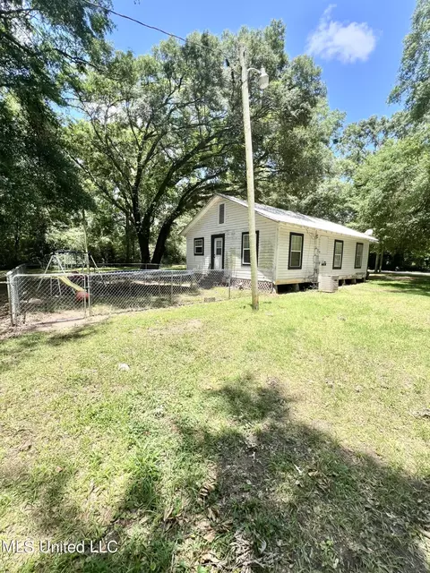 Exterior - 271 Barton Agricola Rd, Lucedale, MS 39452 photo 4 of 4