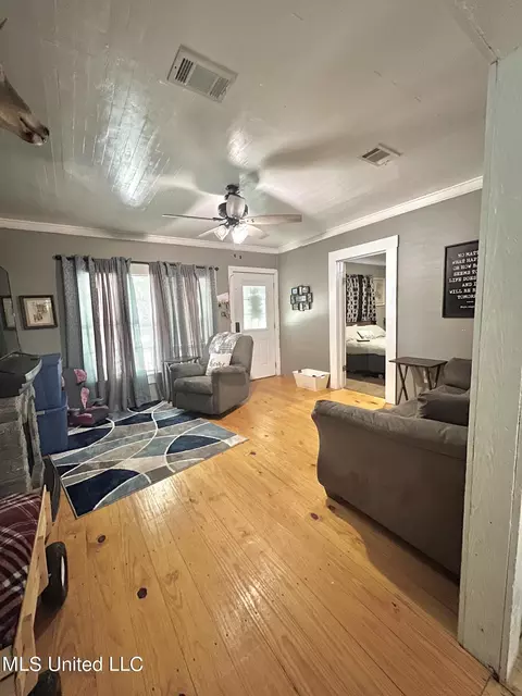 Living - 271 Barton Agricola Rd, Lucedale, MS 39452 photo 1 of 2
