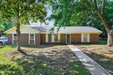 668 Michelle Dr, Biloxi, MS 39532