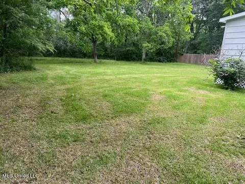 Exterior - 1313 N Jackson St, Brookhaven, MS 39601 photo 1 of 4