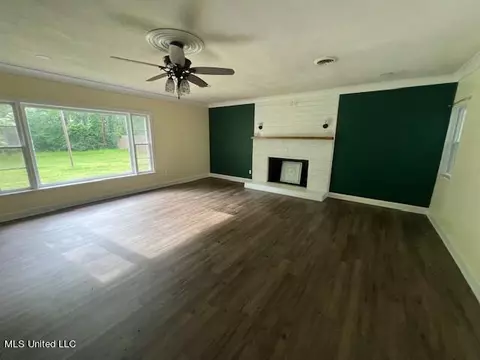Living - 1313 N Jackson St, Brookhaven, MS 39601 photo 2 of 2