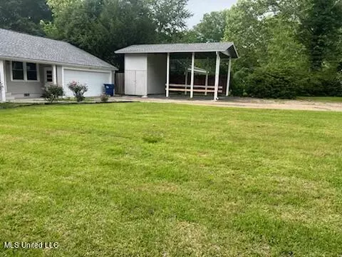 Exterior - 1313 N Jackson St, Brookhaven, MS 39601 photo 3 of 4