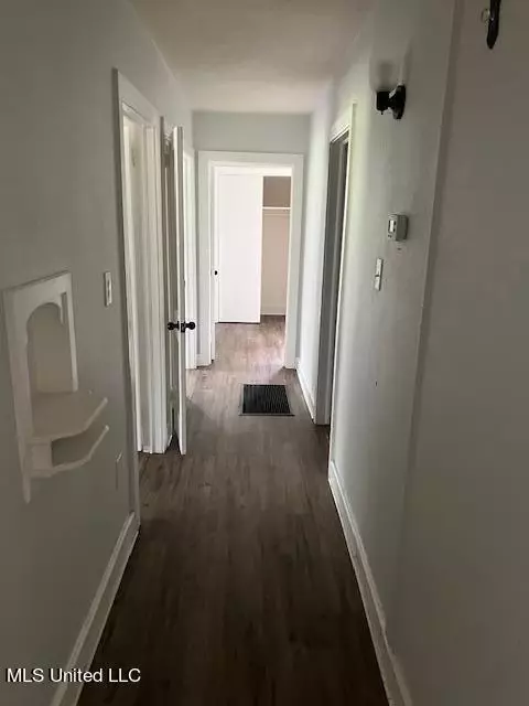 Entry Way - 1313 N Jackson St, Brookhaven, MS 39601 photo 1 of 1