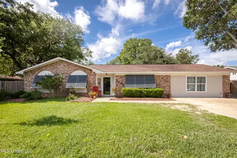 3401 Princess Anne Dr, Ocean Springs, MS 39564