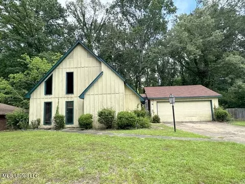 5130 Sycamore Dr, Jackson, MS 39212