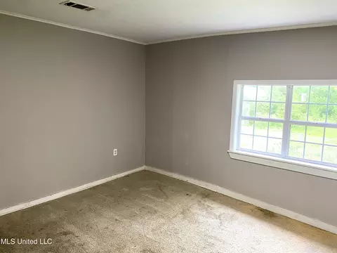 712 Hillsboro St, Forest, MS 39074 photo 6