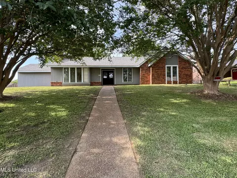 111 Suzanne Cove Cv, Clinton, MS 39056